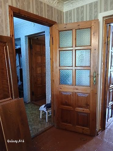 qapi taxda: Taxta iç qapı – şüşəli klassik model - Material: təbii ağac — 2