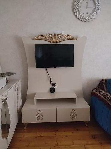 Televizor satilmir. Tv stenti qirigi siniqi yoxdur. cehizlikdir