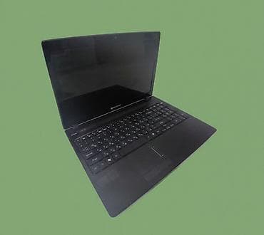 komputer core i5: Noutbuk – qara rəng, tam ölçülü klaviatura və geniş touchpad ilə — 1