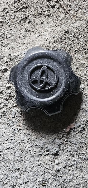 cd disklər: Toyota prado disk mərkəz qapağı (center cap) 6 bolt cip disklərinə — 1