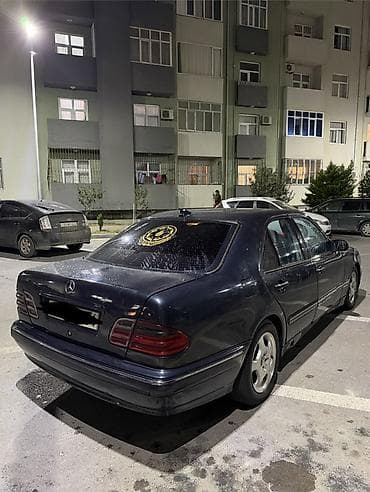 Mercedes-Benz E-Class: 3.2 l | Sedan