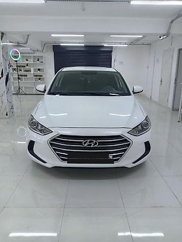 Hyundai Elantra: 0.2 l | 2017 il Sedan