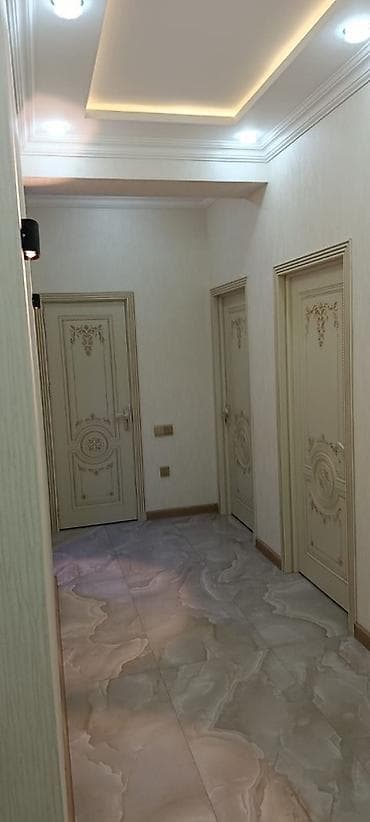 otaq yoldawi: Təsvir: - Klassik üslubda interyer: zərif naxışlı qapılar, dekorativ — 2