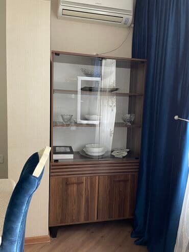 qedimi servant: İşlənmiş, Açılan, 4 qapılı Düz dolab, Servant, Azərbaycan — 1