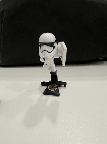 oyuncaq masin satisi: Star wars kinder koleksiyasindan oyuncaqlar biri 3 manatdir — 3