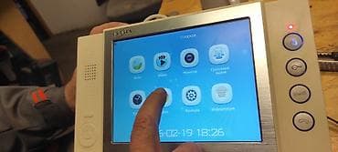 fly q110 tv: ORETA video-domofon dəsti - Daxili monitor: rəngli sensor ekranlı — 1