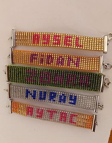 Toxunma qolbaqlar üzərində.ad və ya özəl günlərinizi sifariş edə