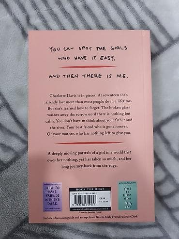Məhsul: Kitab – “Girl in Pieces” Müəllif: Kathleen Glasgow Nəşr — 2