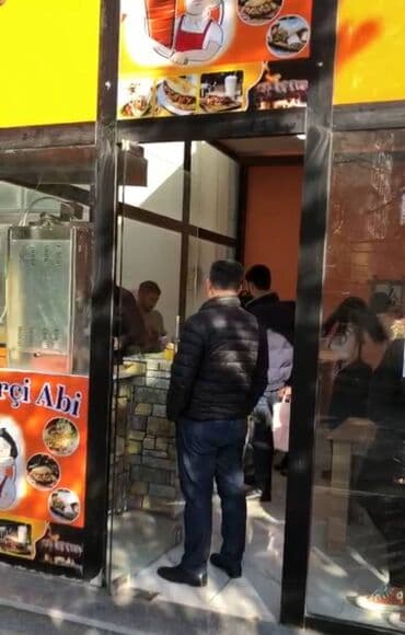 Neftçilər metrosunun yaxınlığında 23kvm-lik bir Dönərxana hazır biznes lalafo.az -da Neftçilər metrosunun yaxınlığında 23kvm-lik bir Dönərxana hazır biznes