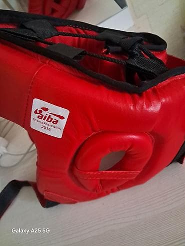saz aparati: Everlast boks baş qoruyucusu - Rəng: qırmızı - Ölçü: L - Üstündə AIBA — 3