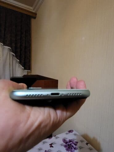 Avtoelektronika: IPhone 11, 64 GB, Yaşıl, Face ID — 9