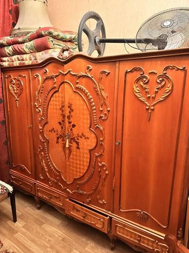 румынская мебель д 10: Двуспальная кровать, Комод, Трюмо, Тумба, Румыния, Б/у — 1