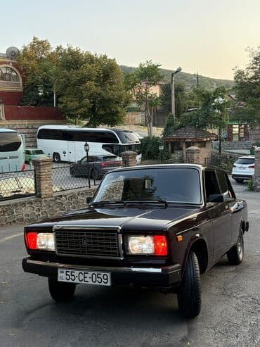 задняя фара на ниссан примера р12: LADA 2107 sedan Xüsusiyyətlər: - Korpus: sedan, 4 qapı - Rəng: tünd — 6