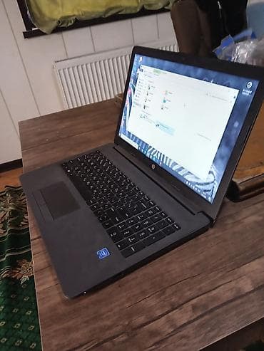 HP noutbuk - Ekran: təxminən 15.6" - Prosessor: Intel (stiker