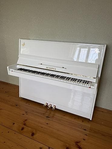 piyana: Upright piano – “Belarus” (ağ, parlaq lak) - Model: Belarus upright — 1