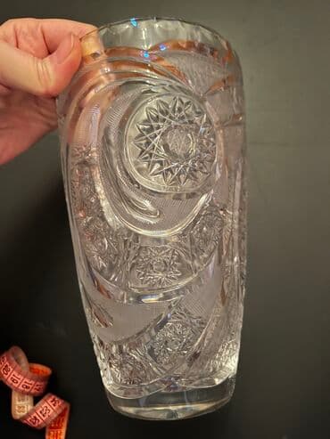 pion gülü: Bir vaza, Xrustal — 3