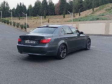 oturacaqlar maşın: BMW 530: 3 l | 2007 il Sedan — 5