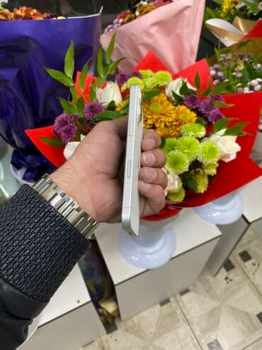 samsung s19 ultra qiymeti: IPhone 16, 128 GB, Ağ, Simsiz şarj, Face ID — 4