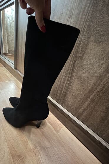 Ölçü: 38, rəng - Qara, İşlənmiş