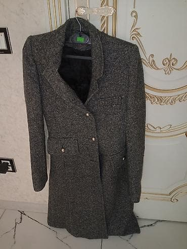 Qadın palto - Rəng: tünd boz, xırda “herringbone”/xalça naxışlı