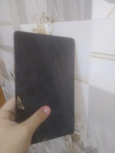 Planşet blackview tab 60 ekranında yüngül çat var və zaretqa yeri