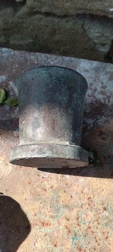 Bürünc havan (kiçik ölçülü) - Material: ağır bürünc/metal ərintisi - — 2