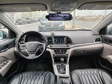 lipler: Hyundai Elantra: 2 l | 2017 il Sedan — 8