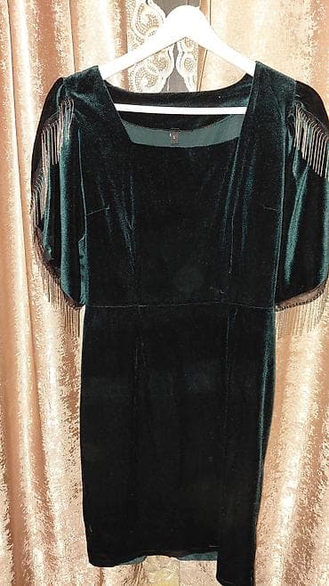 Qadın geyimləri – 4 müxtəlif paltar (ayrı-ayrılıqda) 1) Tünd yaşıl