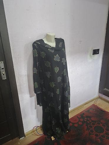 charles keith az: Qadın uzun paltar – şifon tipli, qara əsas rəngdə, yarpaqlı naxışlarla — 4