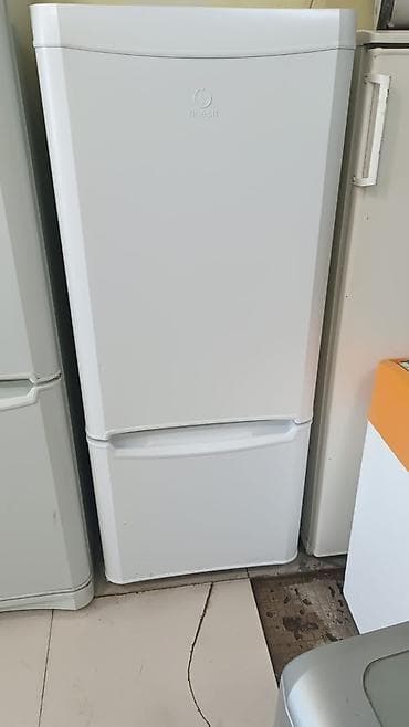Soyuducular: İşlənmiş 2 qapılı Indesit Soyuducu Satılır, rəng - Ağ, Təkərli — 1