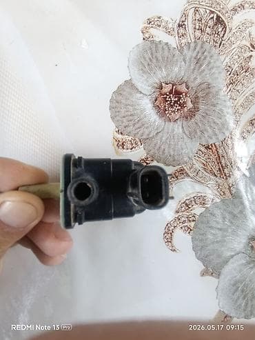Toyota EGR vakuum klapanı / vakuum ötürücü solenoid - Üzərindəki