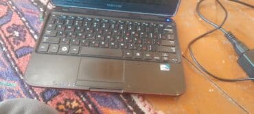 ayfon 16 pro qiymeti: Samsung netbuk – qırmızı bordovı korpuslu, kompakt 10–11 düym ekranlı — 6