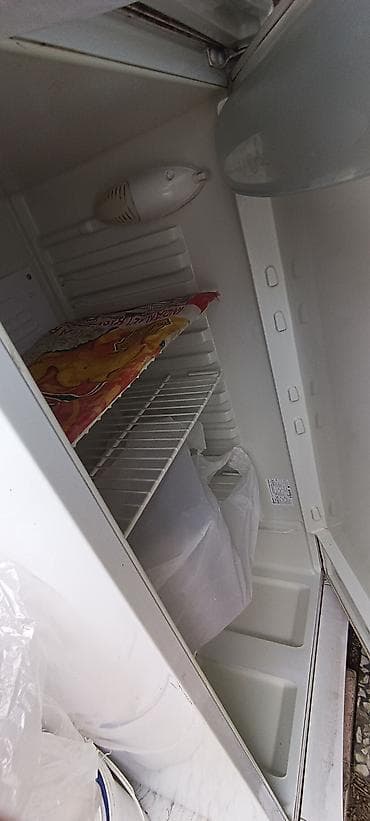 ipad satilir: İşlənmiş 2 qapılı Indesit Soyuducu Satılır, rəng - Ağ — 3