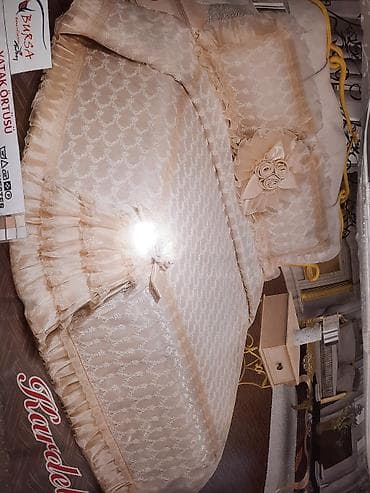 Pərdə və jalüzlər: Taxt ustuyu — 2