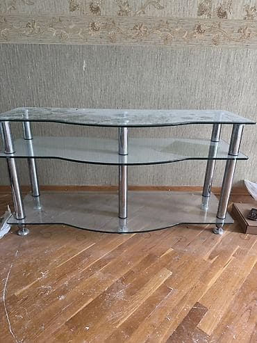 tv altdigi: İşlənmiş, Düz TV altlığı, Polkalı, Şüşəli, İtaliya — 1