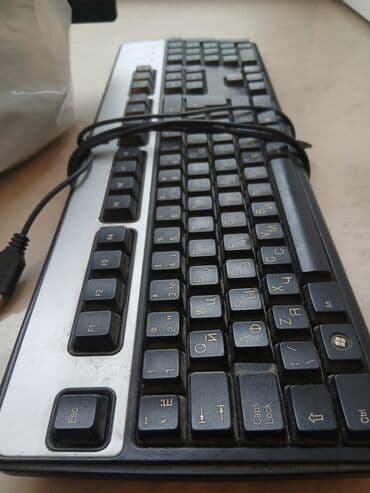 Masaüstü kompüter üçün simli klaviatura - Tam ölçülü layout: tam sıra