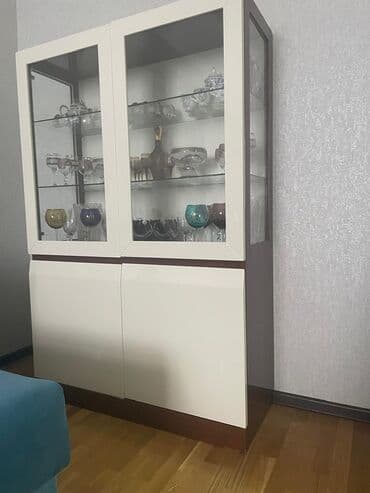 спальня комплект: Qonaq otağı mebel dəsti - Vitrin şkaf: İki qapılı, şüşəli vitrin — 1