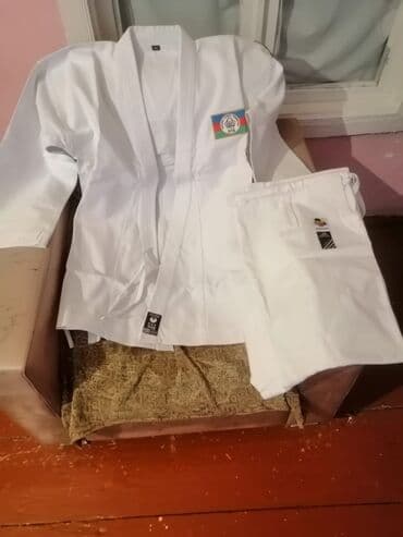 Karate forması dəsti - Rəng: ağ - Komplekt: jaket (gi üstü) və şalvar lalafo.az -da Karate forması dəsti - Rəng: ağ - Komplekt: jaket (gi üstü) və şalvar