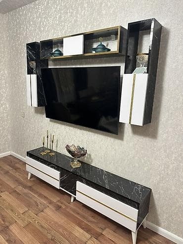 divar refleri: İşlənmiş, Düz TV altlığı, Polkalı, Laminat — 3