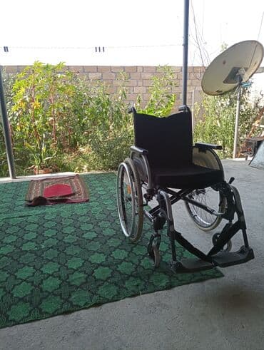 инвалидная коляска на прокат: Təkərli kürsü, hərəkət imkanları məhdud şəxslər üçün nəzərdə — 1