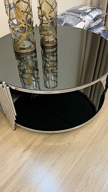 Yumru masa, Açılmayan, Təkərsiz, Şüşə, Zəmanətsiz