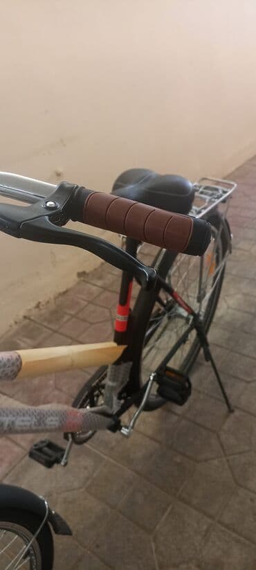 velosiped 2 ci əl: Yeni Şəhər velosipedi 28", sürətlərin sayı: 1, Ünvandan götürmə — 3