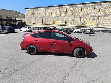 prius bamper: Toyota Prius (2-ci nəsil) hibrid hetçbek Əsas xüsusiyyətlər: - Hibrid — 5