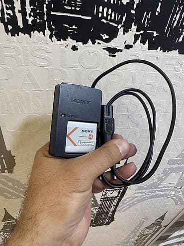 Sony Cyber-Shot N adapdr ve batareyasi bir cox yeni modele gedir
