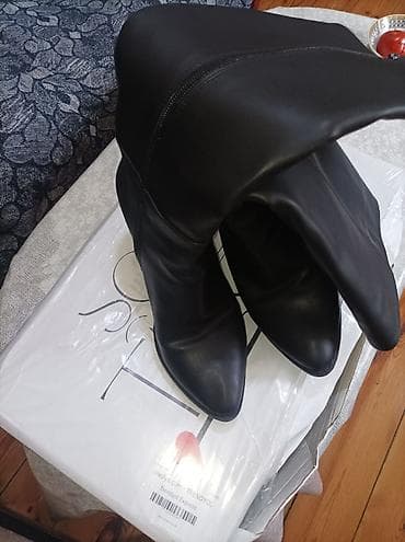 qadın sapaşkiləri: Qadın çəkməsi –. 39 razmeri. 1 defe stifade olunub yeni kimidir — 1