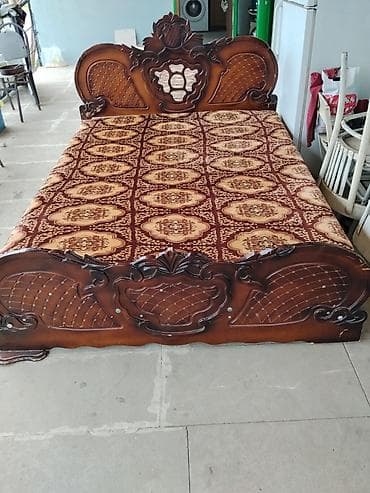 Royal üslubda taxta ikinəfərlik çarpayı - Material: Kütləvi ağacdan