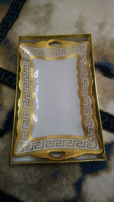 Mətbəx aksesuarları: Tort və şiriniyyat qabı — 1