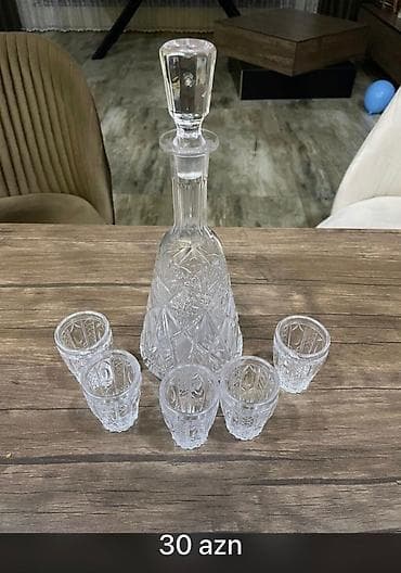 Kristal qraf və 6 ədəd stəkan dəsti - Material: qalın kəsimli kristal