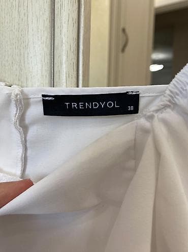 Trendyolmilladan alınıb, 2-3 dəfə geyinilib, crop tipli və qolları — 2