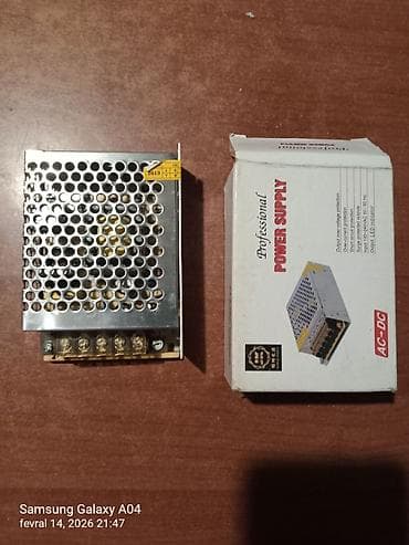 Masaüstü kompüterlər və iş stansiyaları: AC-DC Professional Power Supply - Giriş: 100–240V AC (50/60Hz) - — 1